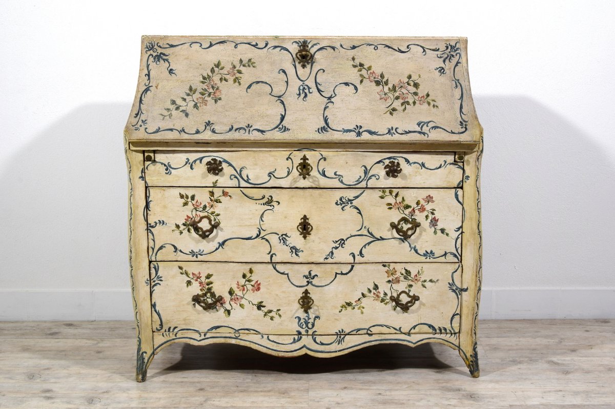 Cassettone con Ribalta Rococò in legno laccato, Genova, metà del XVIII Secolo-photo-6