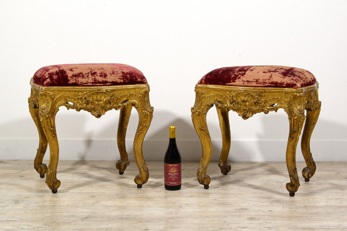 Coppia di panchetti barocchi da centro in legno intagliato e dorato, Luigi XIV-Luigi XV, Franci-photo-1