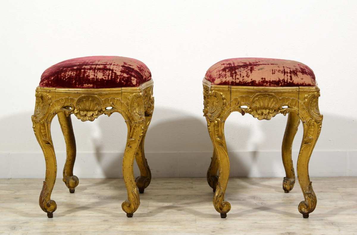 Coppia di panchetti barocchi da centro in legno intagliato e dorato, Luigi XIV-Luigi XV, Franci-photo-2
