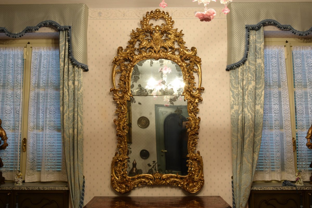 Specchiera Barocchetto in legno intagliato e dorato, Torino, metà del XVIII secolo-photo-1