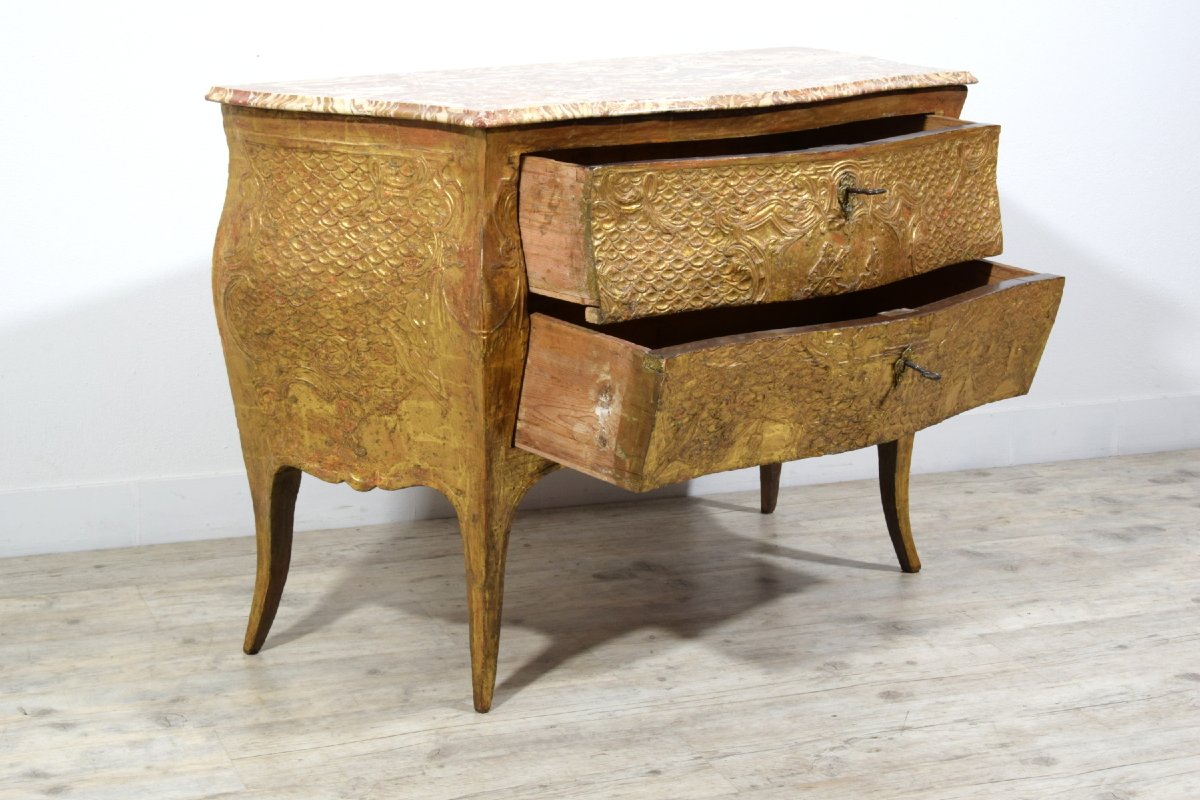 Cassettone barocco in legno intagliato e dorato, Sicilia, metà XVIII secolo-photo-4