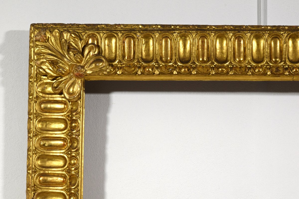 Coppia di importanti cornici in legno intagliato e dorato, Toscana, metà XVIII secolo-photo-2
