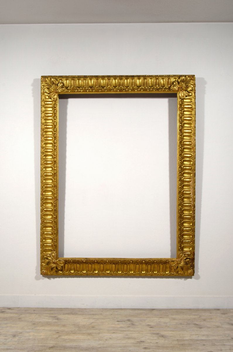 Coppia di importanti cornici in legno intagliato e dorato, Toscana, metà XVIII secolo-photo-7