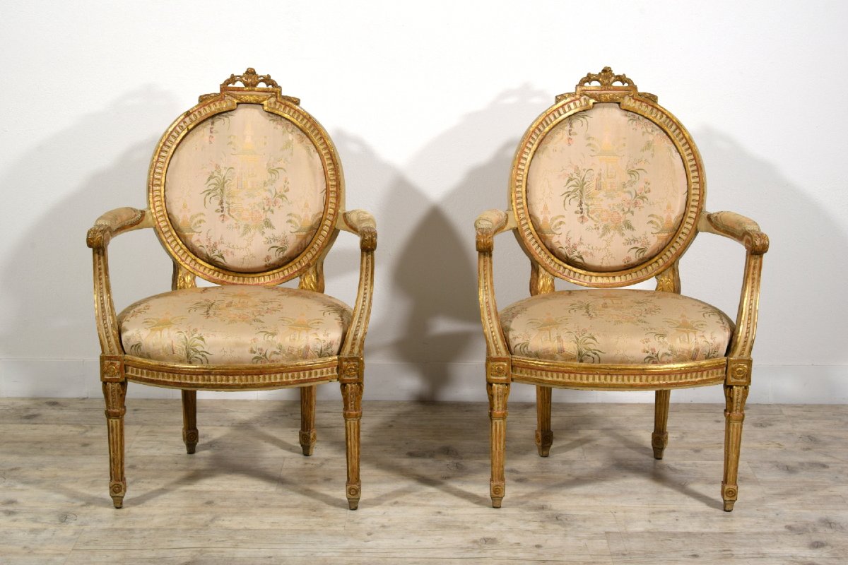 Coppia di poltrone neoclassiche, in legno intagliato laccato e dorato, Torino, fine XVIII secol-photo-3