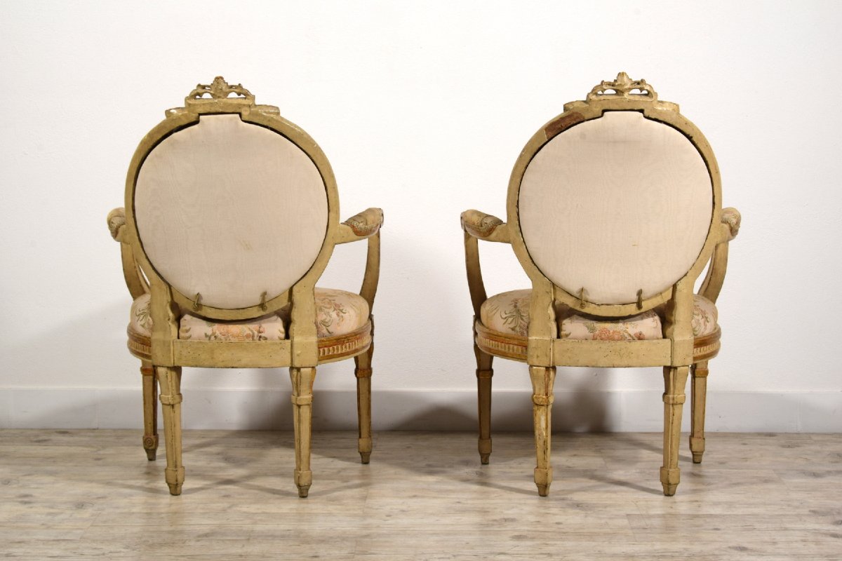 Coppia di poltrone neoclassiche, in legno intagliato laccato e dorato, Torino, fine XVIII secol-photo-4