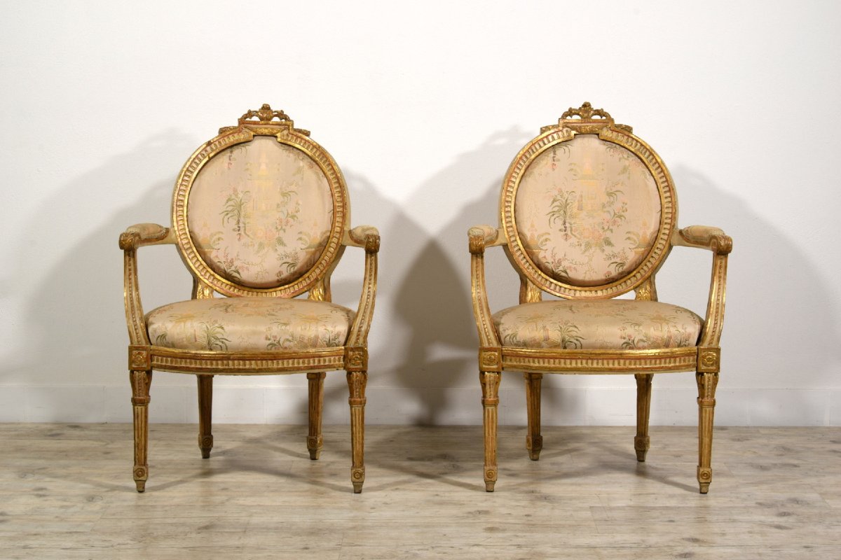 Coppia di poltrone neoclassiche, in legno intagliato laccato e dorato, Torino, fine XVIII secol-photo-7