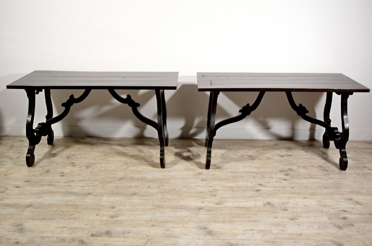Coppia di tavoli in legno massello e piano lastronato e intarsiato, Toscana, primi XVIII secolo-photo-3