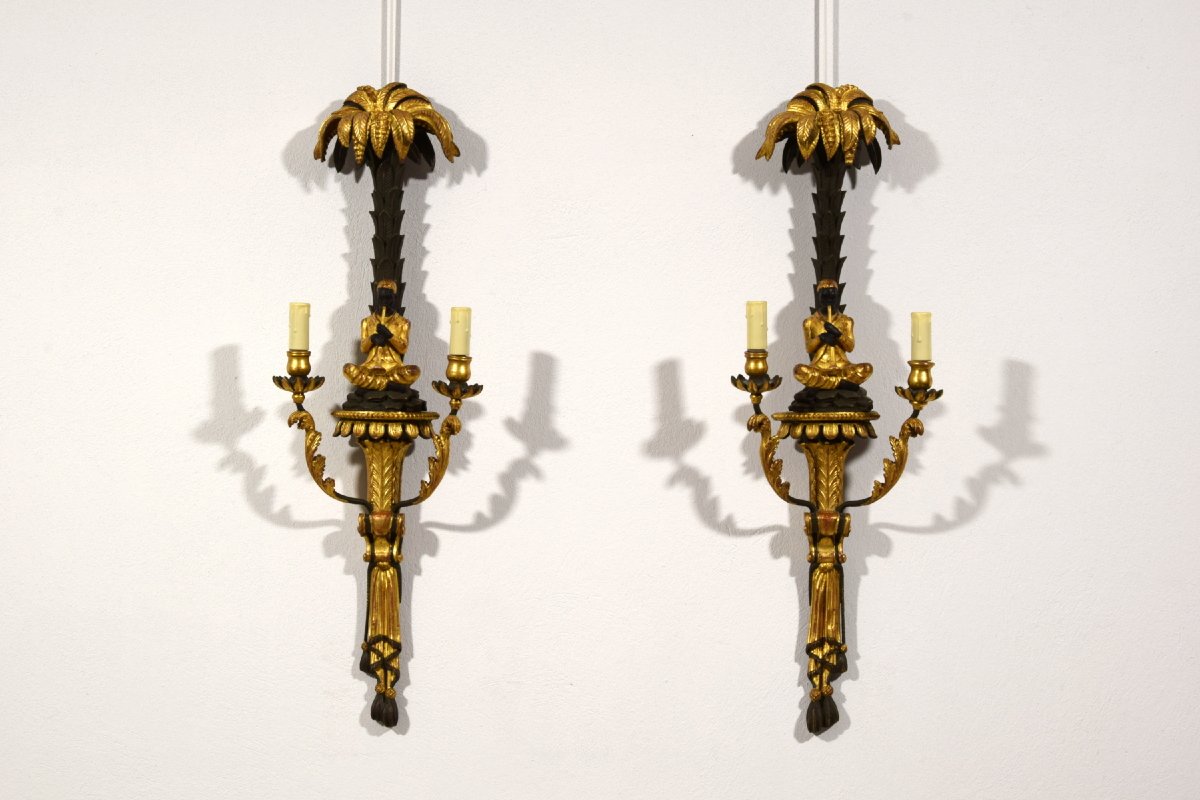 Coppia di applique in legno intagliato, laccato e dorato, Toscana, primi anni del XX secolo-photo-2