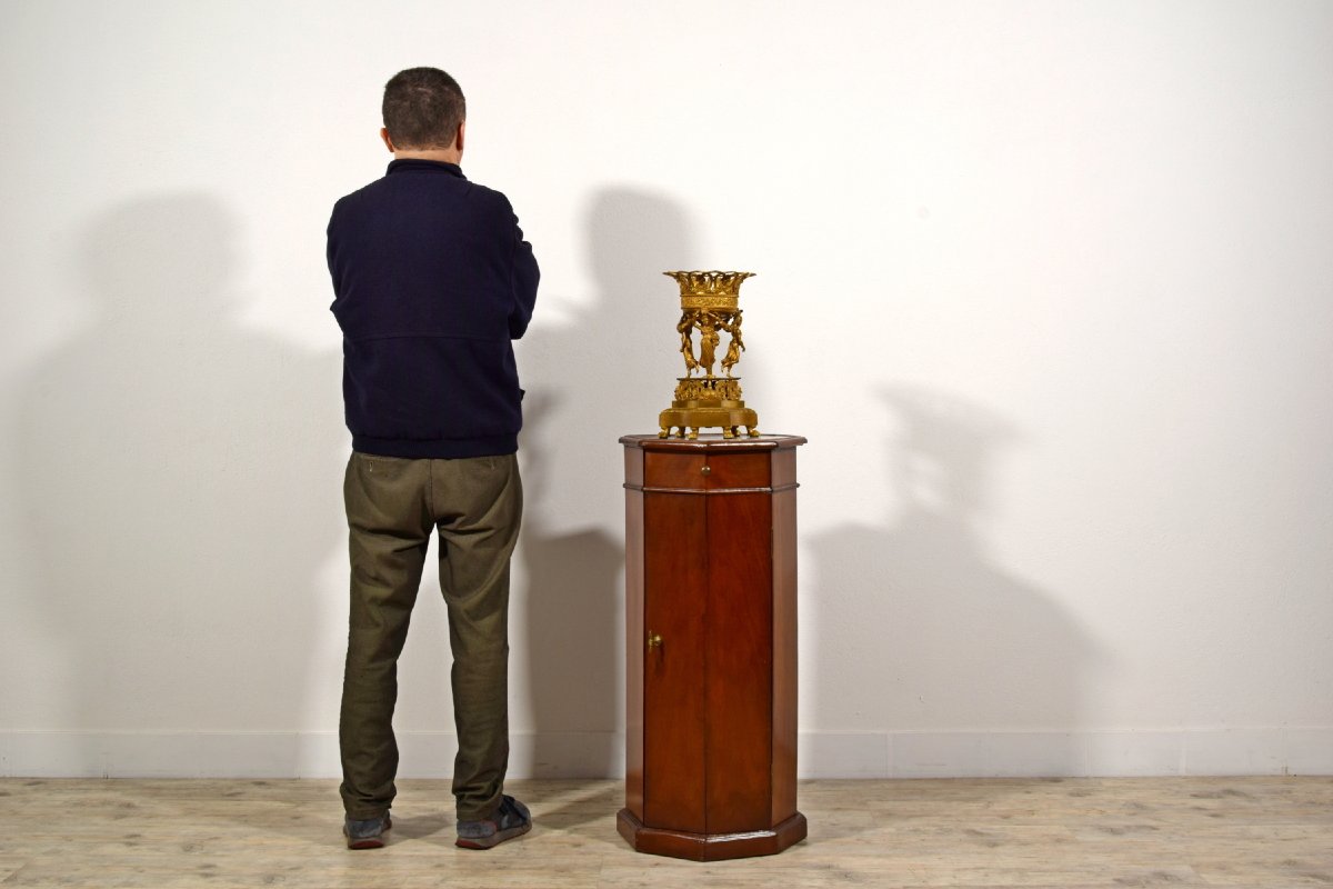 Alzata centrotavola in bronzo cesellato e dorato, Francia, Epoca Impero, inizio XIX secolo-photo-6