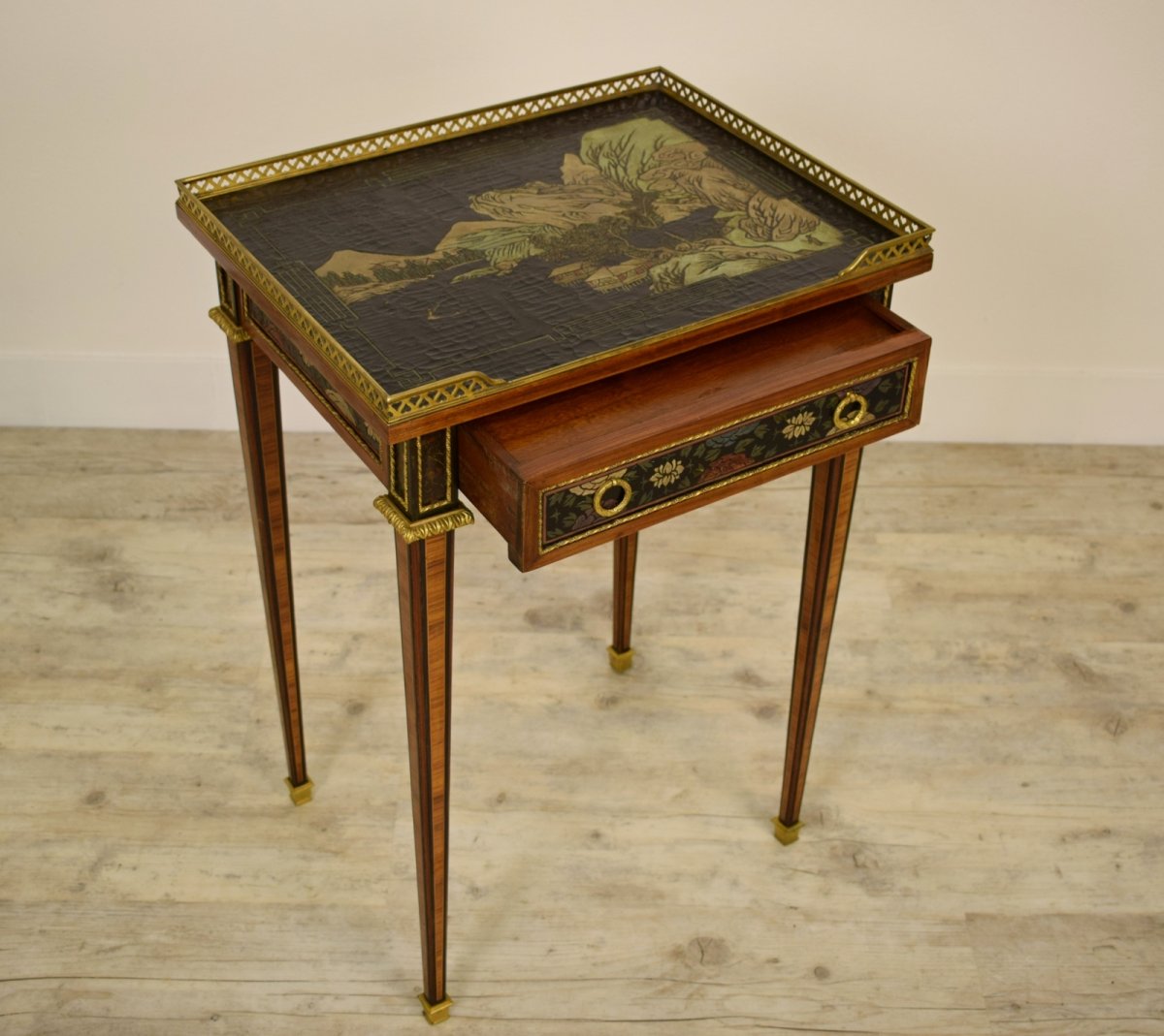 Elegante tavolino in legno, lacca a cineseria e applicazioni in bronzo dorato, Francia XIX secolo-photo-4
