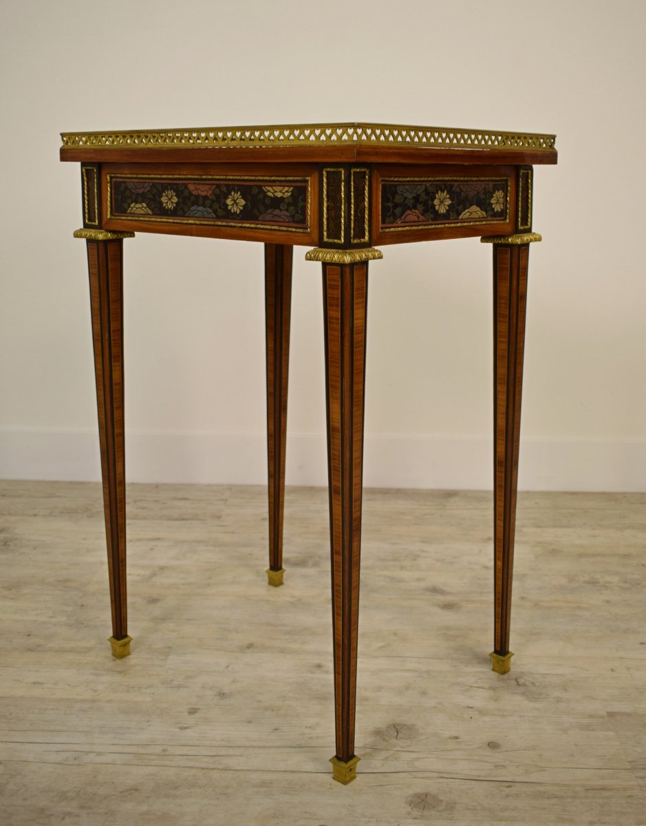 Elegante tavolino in legno, lacca a cineseria e applicazioni in bronzo dorato, Francia XIX secolo-photo-3
