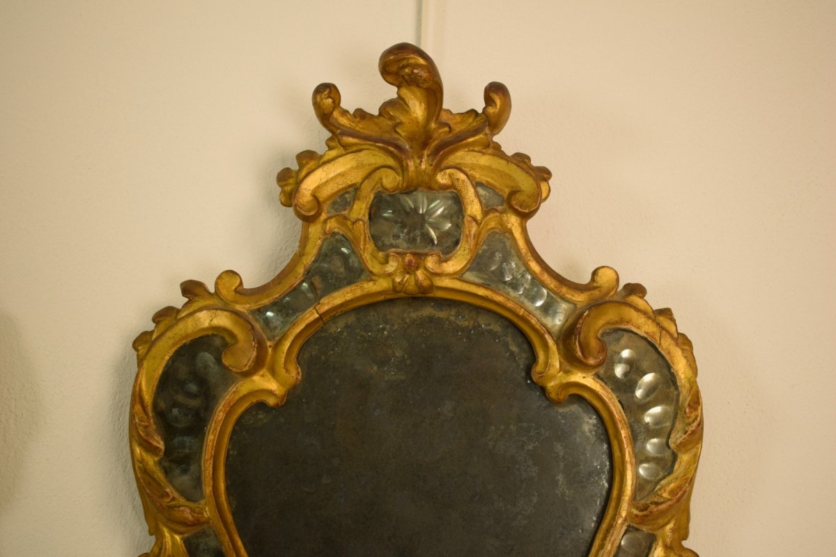 Coppia di piccole specchiere (ventole) sagomate, in legno scolpito e dorato, Torino, metà XVIII secolo, Epoca Luigi XV  -photo-1