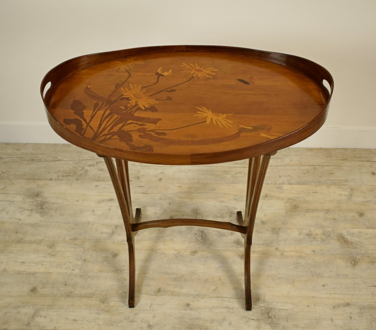 Elegante tavolino a vassoio in legno finemente intarsiato, firmato Emile Gallè (1846-1904), Francia -photo-2