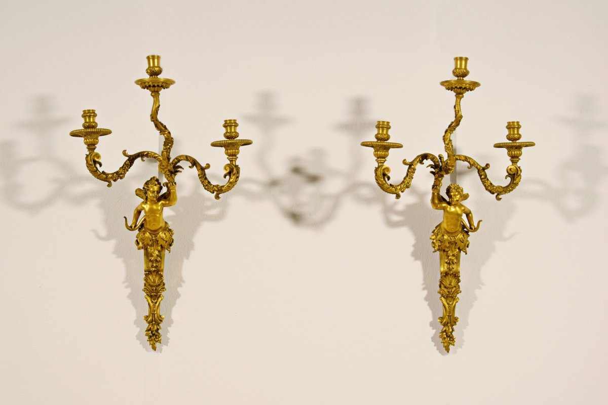Paire De Appliques à Trois Lumières En Bronze Doré, France XIXe Siècle, Style Louis XV