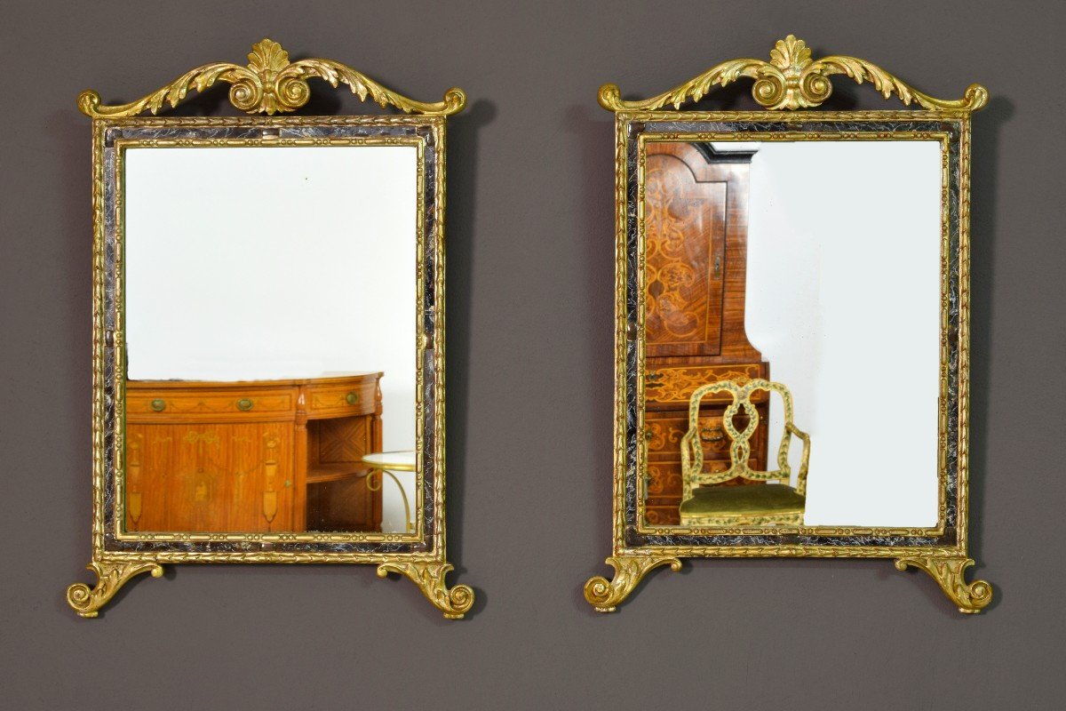 Paire De Miroirs Néoclassiques En Bois Sculpté Et Doré, Italie, Fin Du XVIIIe Siècle
