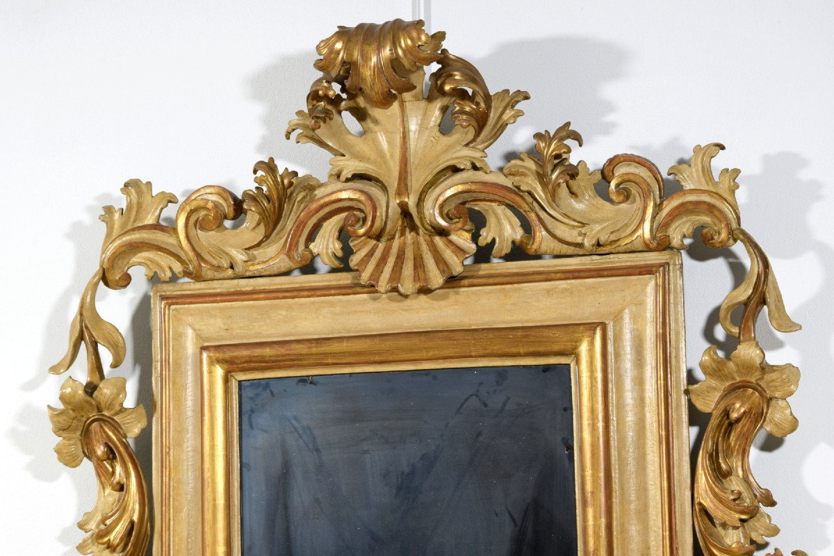 Grande specchiera laccata e dorata a motivi rocailles, Veneto, primi anni del XVIII secolo-photo-3