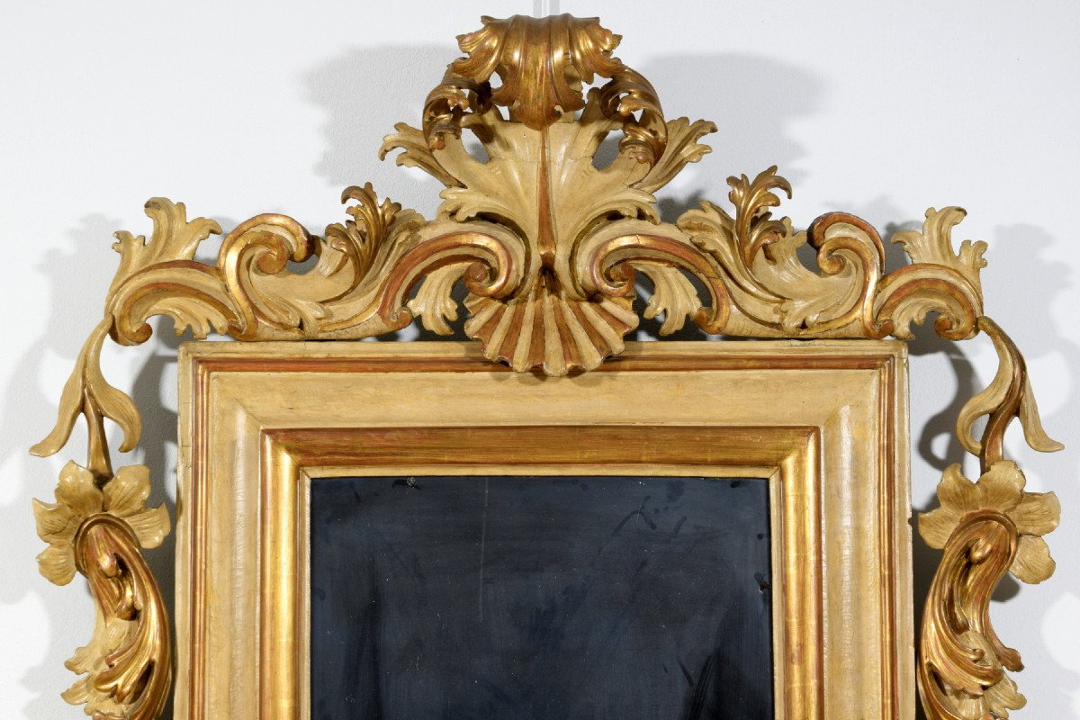 Grande specchiera laccata e dorata a motivi rocailles, Veneto, primi anni del XVIII secolo-photo-4