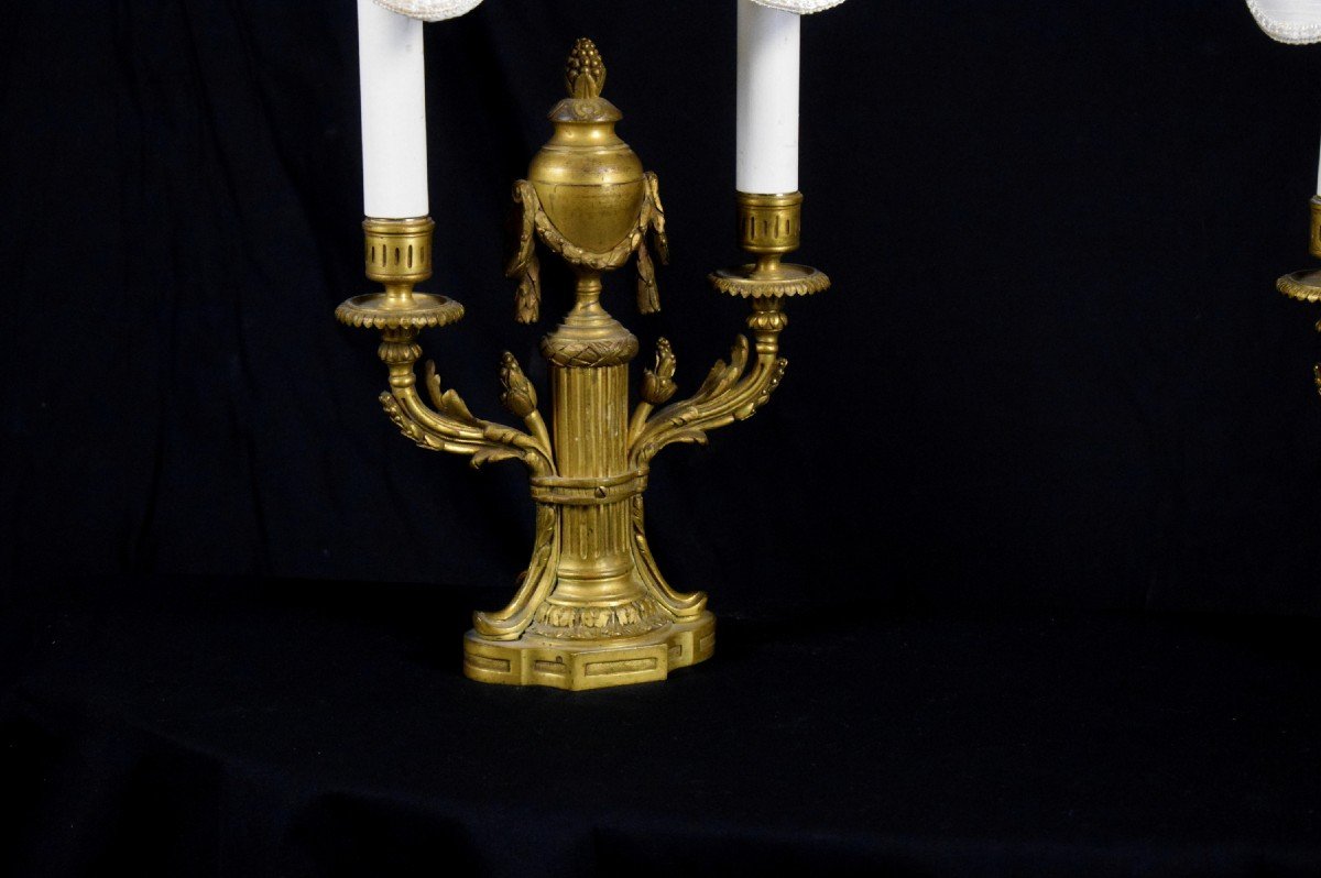 Paire De Lampes Bouillotte à Deux Lumières En Bronze Ciselé Et Doré, France XIXe Siècle-photo-1