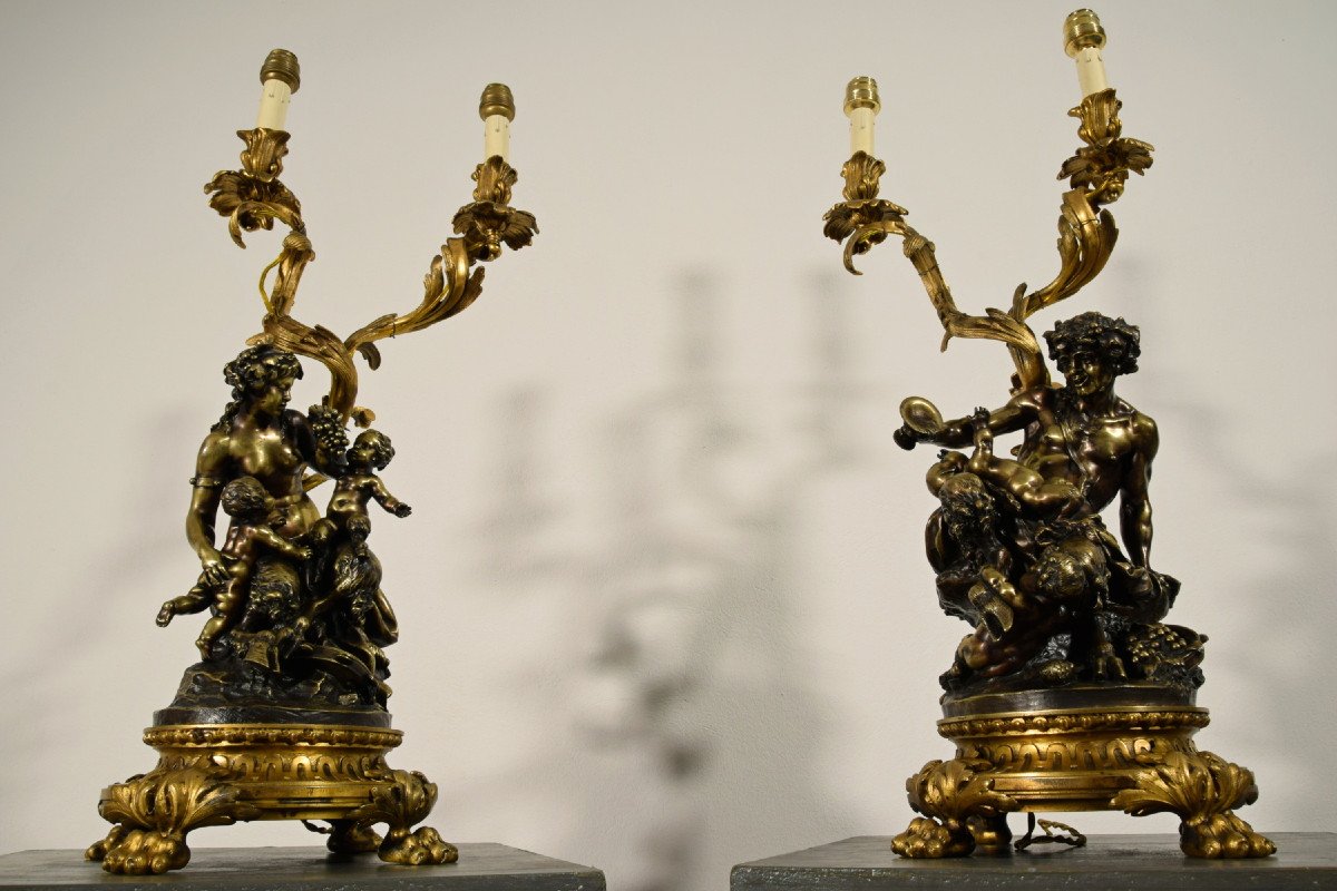 Coppia di candelieri in bronzo dorato e patinato raffiguranti baccanale di satiri, montati a lampada. Francia XIX secolo-photo-5