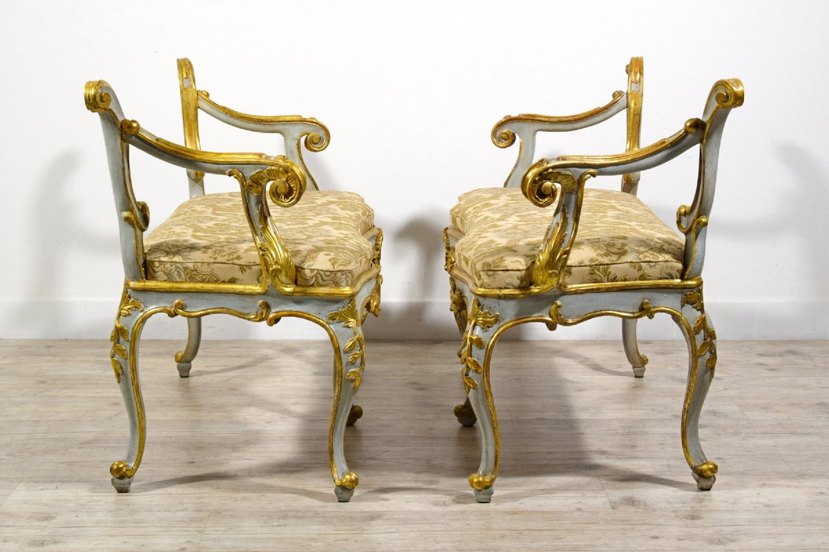 Coppia di panche barocche in legno intagliato, laccato e dorato, Roma, seconda metà del XVIII secolo-photo-4