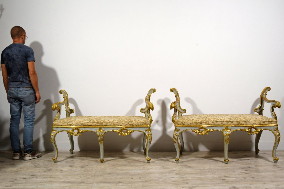 Coppia di panche barocche in legno intagliato, laccato e dorato, Roma, seconda metà del XVIII secolo-photo-6