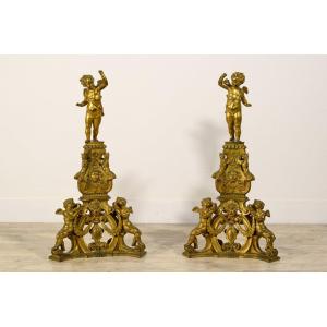 Coppia di alari in bronzo finemente cesellato e dorato, Venezia, XIX secolo, stile Barocco