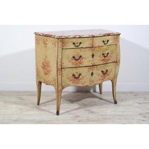 Cassettone in legno laccato policromo con decori a natura morta, Genova, XVIII secolo