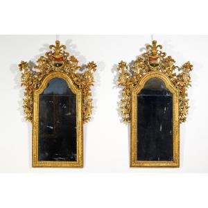 Coppia di specchiere in legno intagliato e dorato, Veneto, XVIII secolo