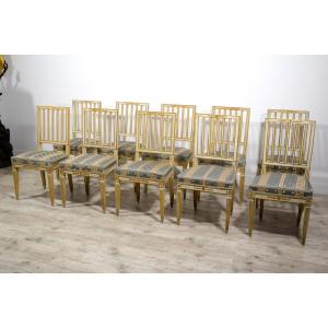 Serie di dieci sedie neoclassiche in legno laccato e dorato, Toscana, fine XVIII secolo