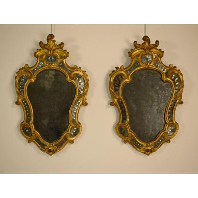 Coppia di piccole specchiere (ventole) sagomate, in legno scolpito e dorato, Torino, metà XVIII secolo, Epoca Luigi XV  