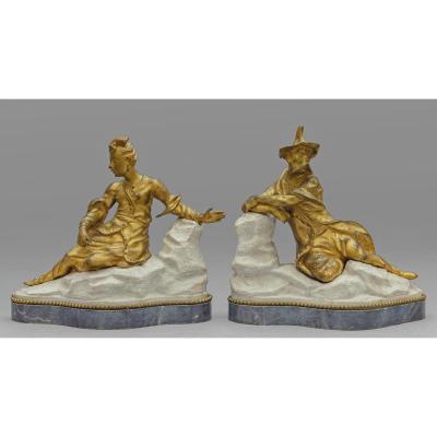 Couple De Sculptures En Bronze Doré Sur Base De Marbre Représentant des figures chinoises, France, XVIIIe Siècle 