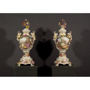 Couple De Vases En Porcelaine Polychrome, Allemagne, XIXe Siècle