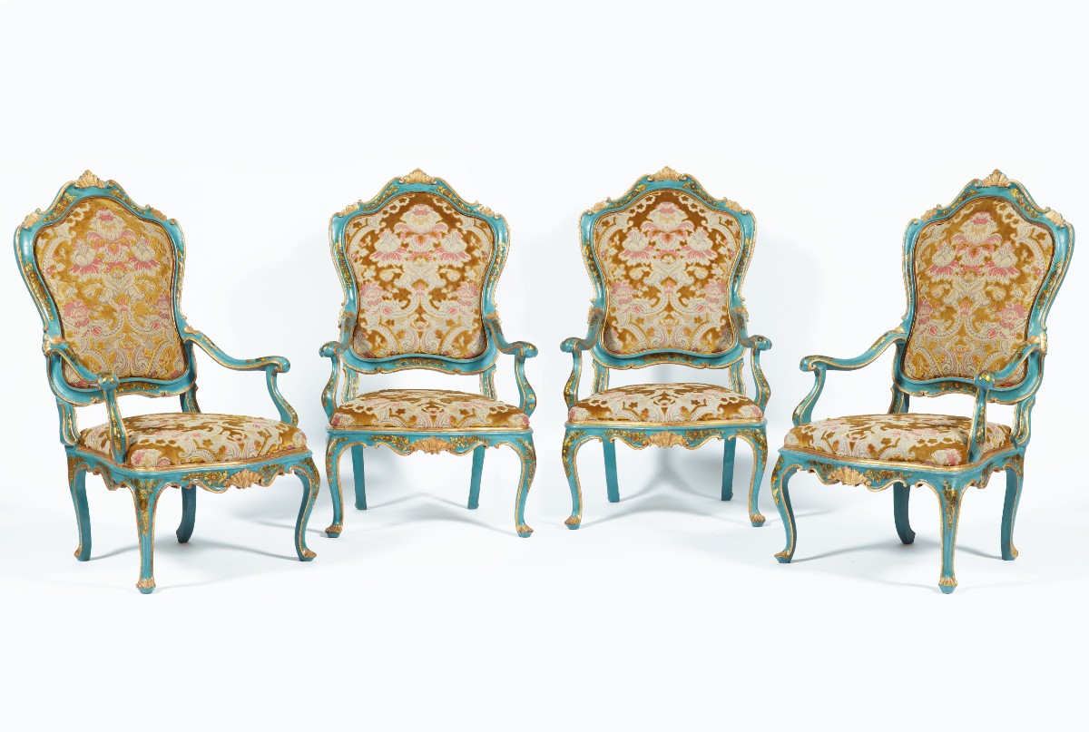 Set di quattro antiche poltrone veneziane laccate, 18esimo secolo