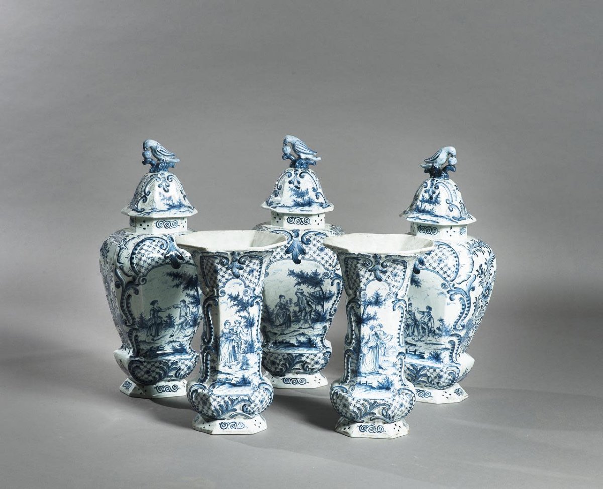 Ensemble De Cinque Vases En Porcelaine De Delft, XVIII/XIX siècle