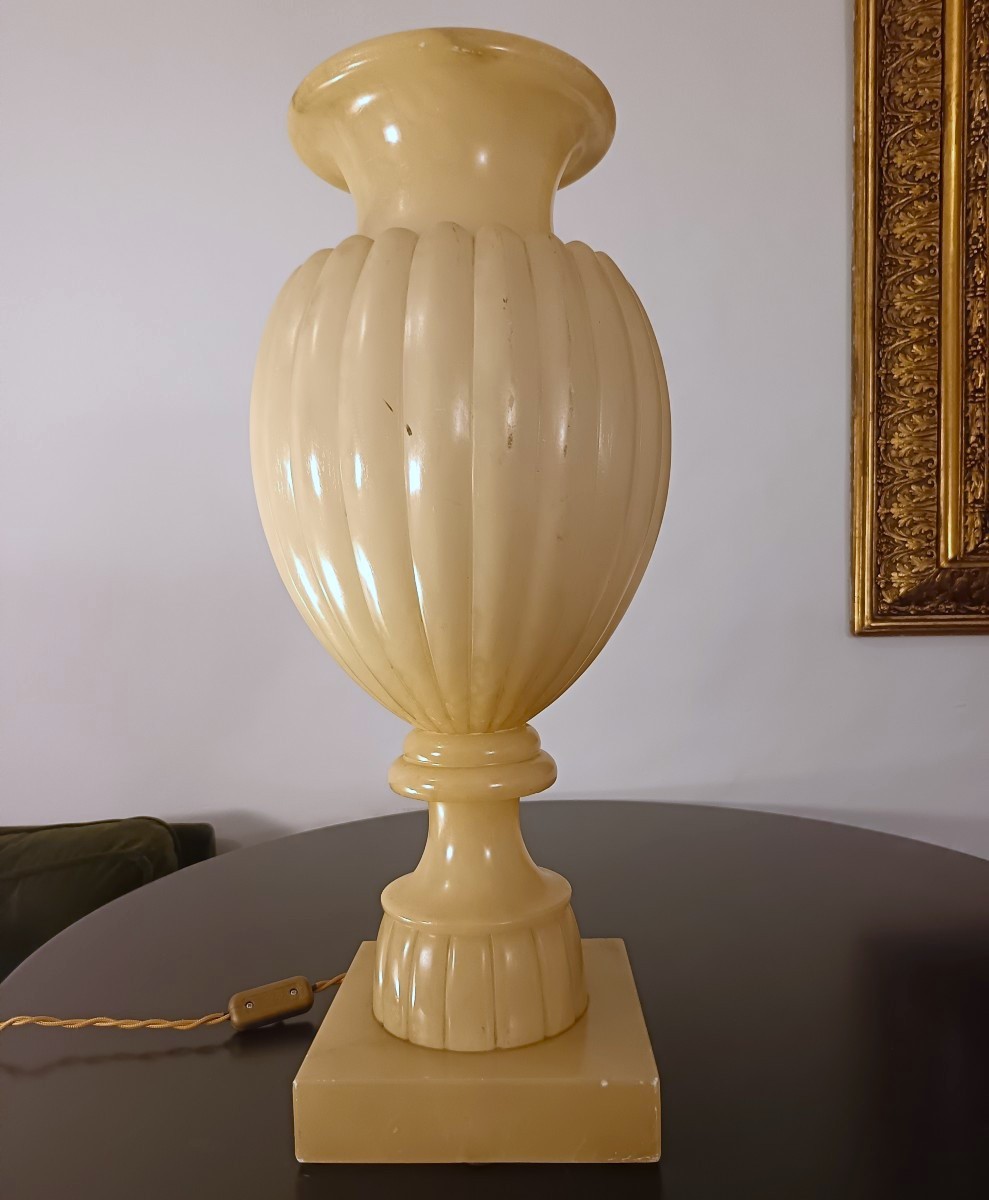 Lampada in alabastro del 1930 – Periodo storico razionalista-photo-1