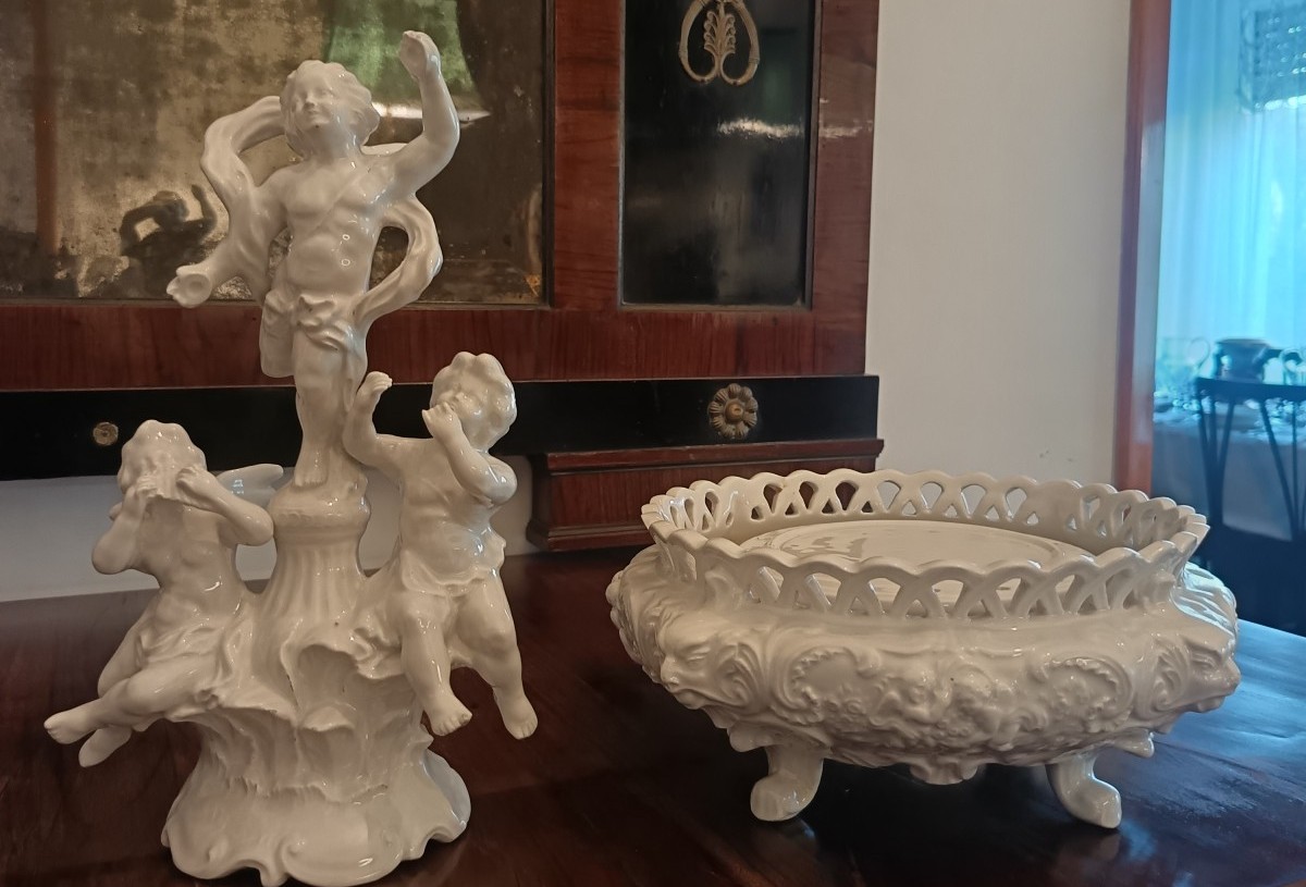 Centrotavola in porcellana Capodimonte con putti su fontana a giardiniera – 800-photo-2