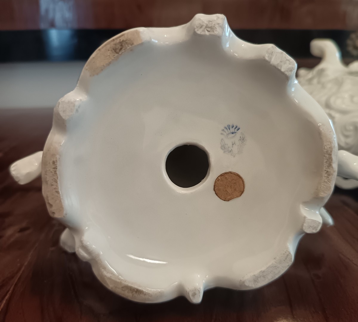 Centrotavola in porcellana Capodimonte con putti su fontana a giardiniera – 800-photo-1