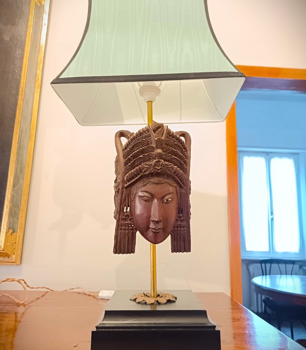 Tre lampade da tavolo con maschere Balinesi in legno XIX secolo-photo-2