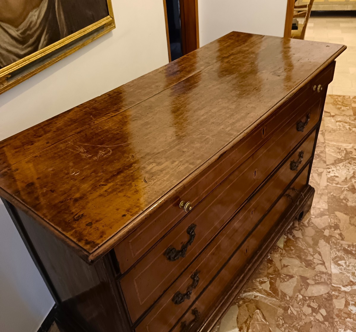 Cassettone Emiliano del 1700 a 4 cassetti in noce biondo lastronato-photo-4