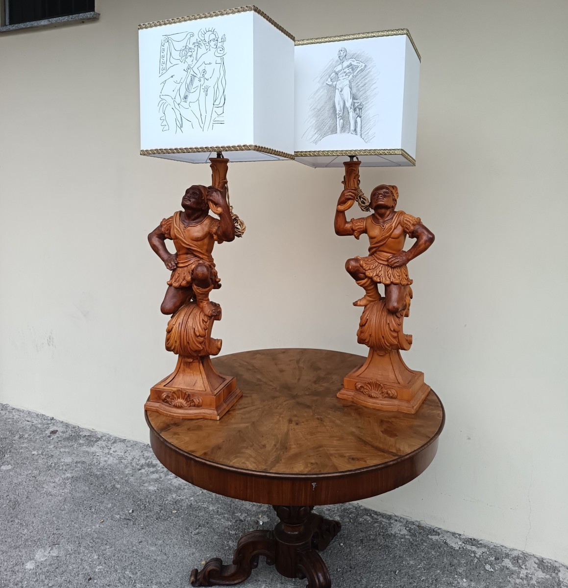 Coppia di lampade veneziane 1950 ragazzi giovani in legno