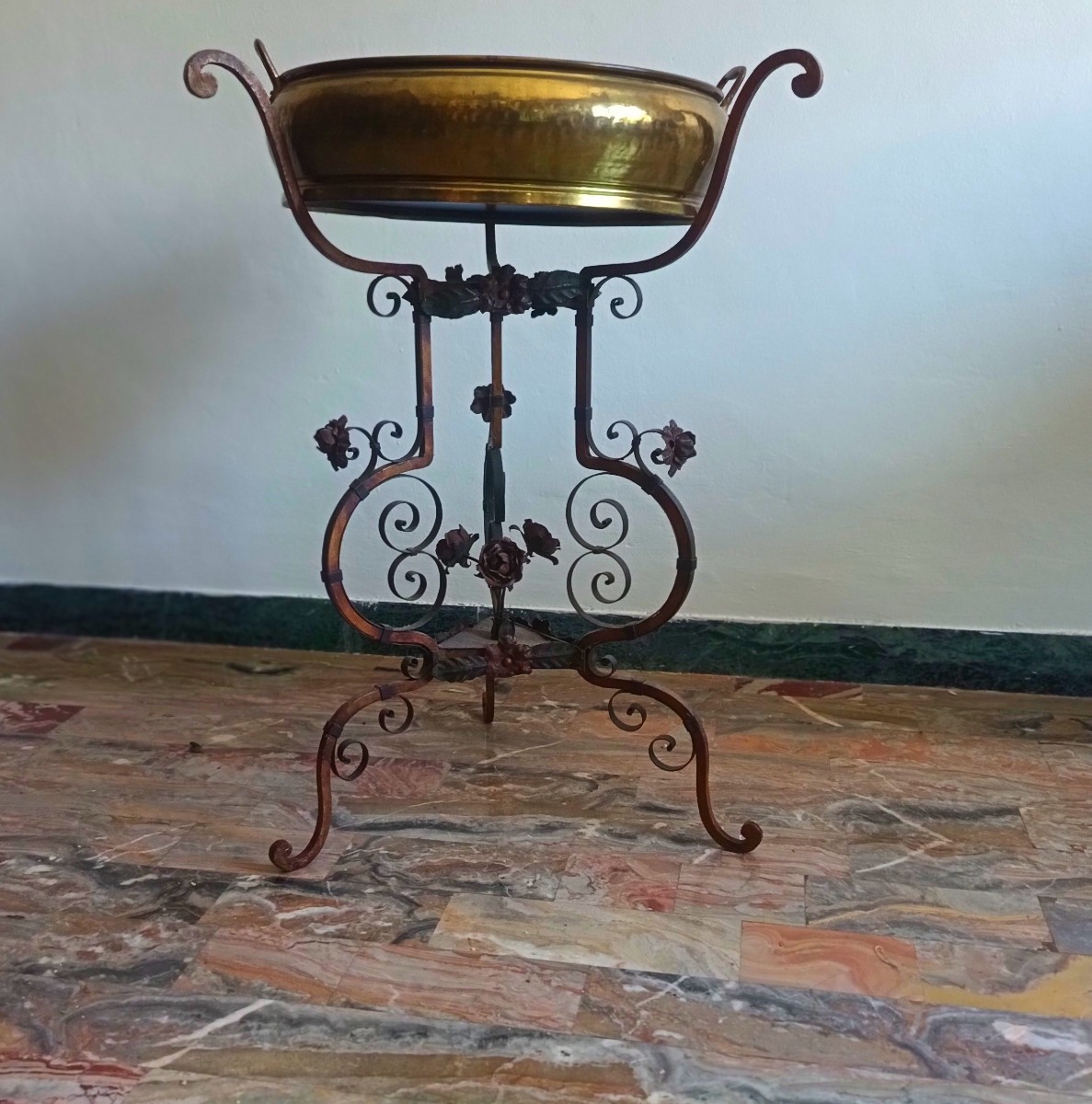 Vaso in ottone sbalzato 1910 Firenze-photo-2