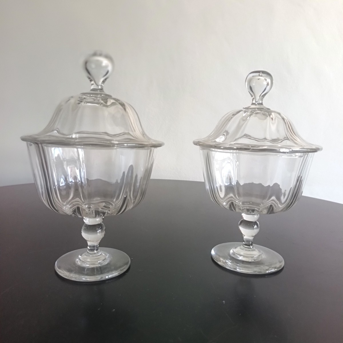 Coppia di scatole con coperchio in vetro soffiato in Murano nel 1920