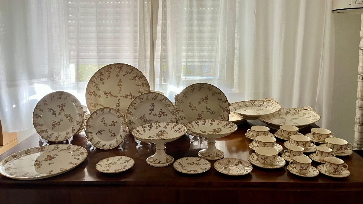 Servizio da tavola in ceramica del 1850 chiamato Luigi XV