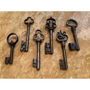 Set Of 6 Wrought Iron Keys From The 17th And 18th Centuries
