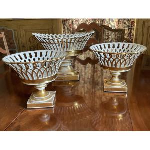 Set Of 3 White And Gold Paris Porcelain Bowls From The Empire Period 