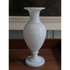 Baluster-shaped Vase In Soapy Opaline Glass, 19th Century, Charles X Period, Circa 1820.