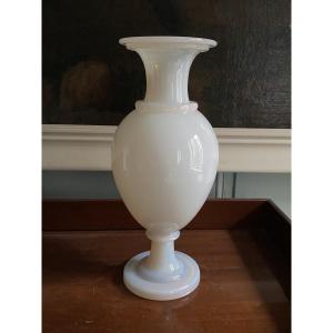 Important Baluster-shaped Vase In Soapy Opaline Glass, 19th Century, Charles X Period, Circa 1820.