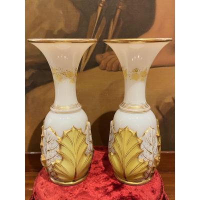 Rare Pair Of Vases In Two-tone White And Yellow Opaline XIXth Napoleon III.