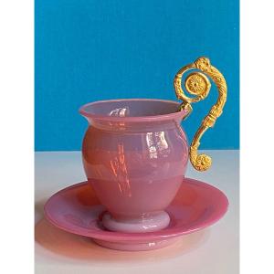 Rare Opaline Cup Pigeon Throat Anse In Gilt Bronze Chased XIXth Charles X Period.