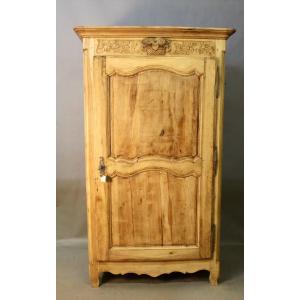 18th Louis XV Bonnetière In Walnut
